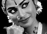 Bharatanatyam dancer in traditional dress