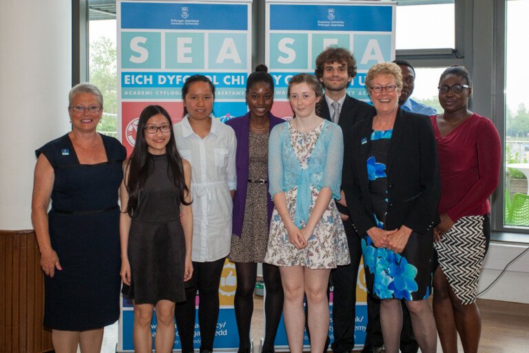 SEA_and_University_representatives_and_students_SEAdinner_9June2016 v1