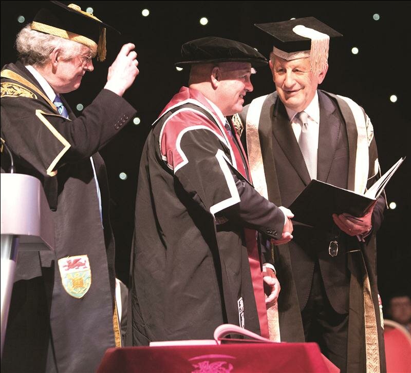 Warren_Gatland_receives_his_degree (Custom)